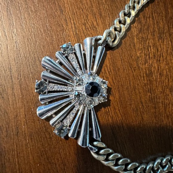 Two piece classic Chloe and Isabel set! Necklace and Earrings - Picture 4 of 4